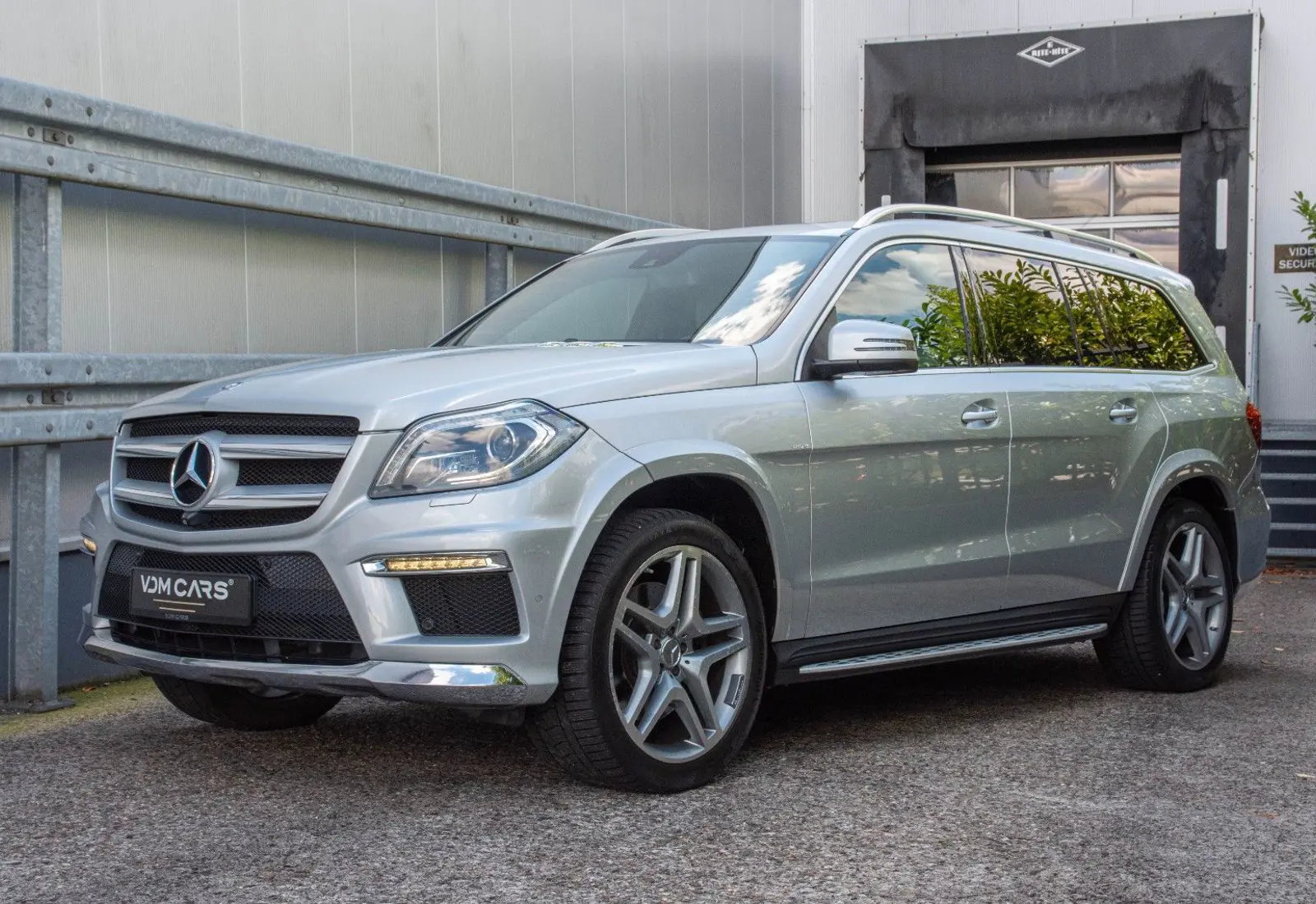 Mercedes-Benz GL 350 BlueTec 4M * AMG LINE * 7-SITZ * 360 * HARMAN *  - 114293