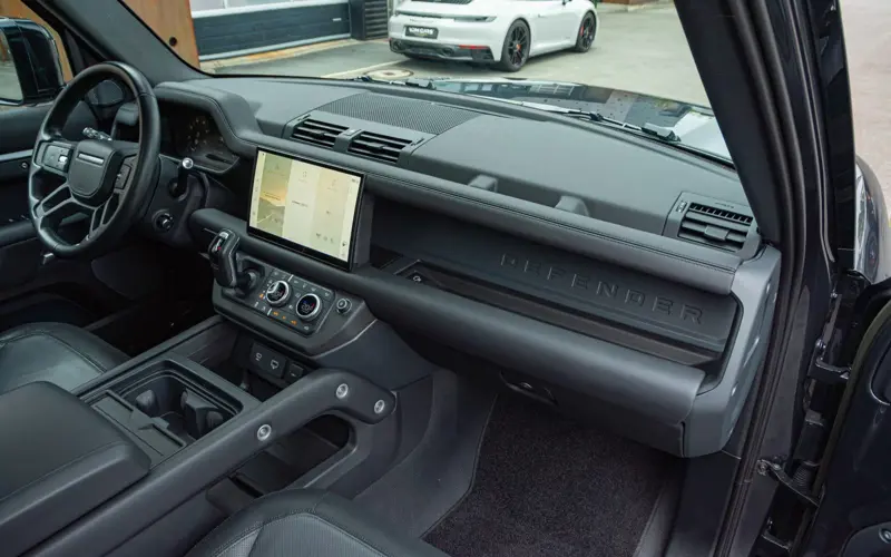 Land Rover Defender 3.0 D300 MHEV HSE 110 * MERIDIAN * PANO *  - 84867