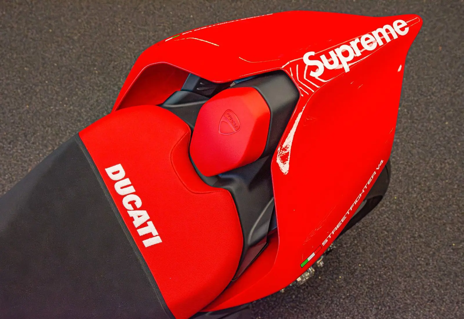Ducati Streetfighter V4 Supreme. * 1 OF 250 LIMITED ED - 105565