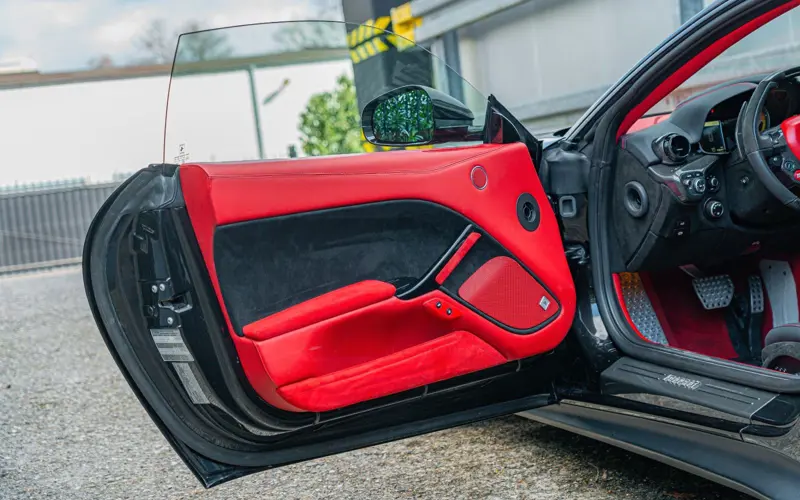 Ferrari F12 Berlinetta * ALCANTARA * CUSTOM * CARBON *  - 137301