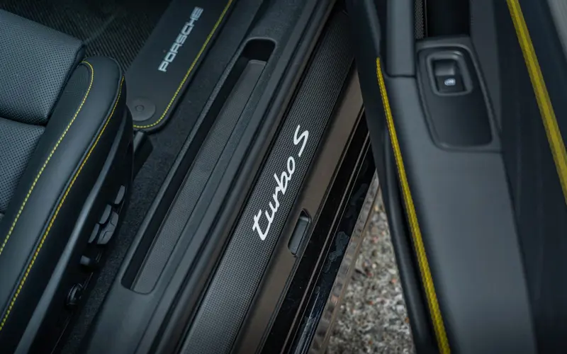 Porsche 911 Turbo S * 992.2 * MY26 * SPORTDES * CARBON EXTERIOR - 146924