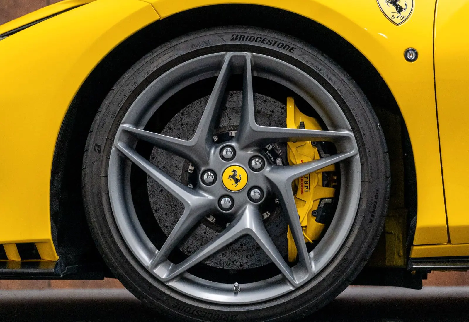Ferrari F8 Spider * LIFT * AFS1 * CARBON * Racing Seats *  - 144900