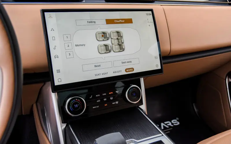 Land Rover Range Rover D300 HSE * BESPOKE * CARPLAY * PANO * 360 *  - 144952