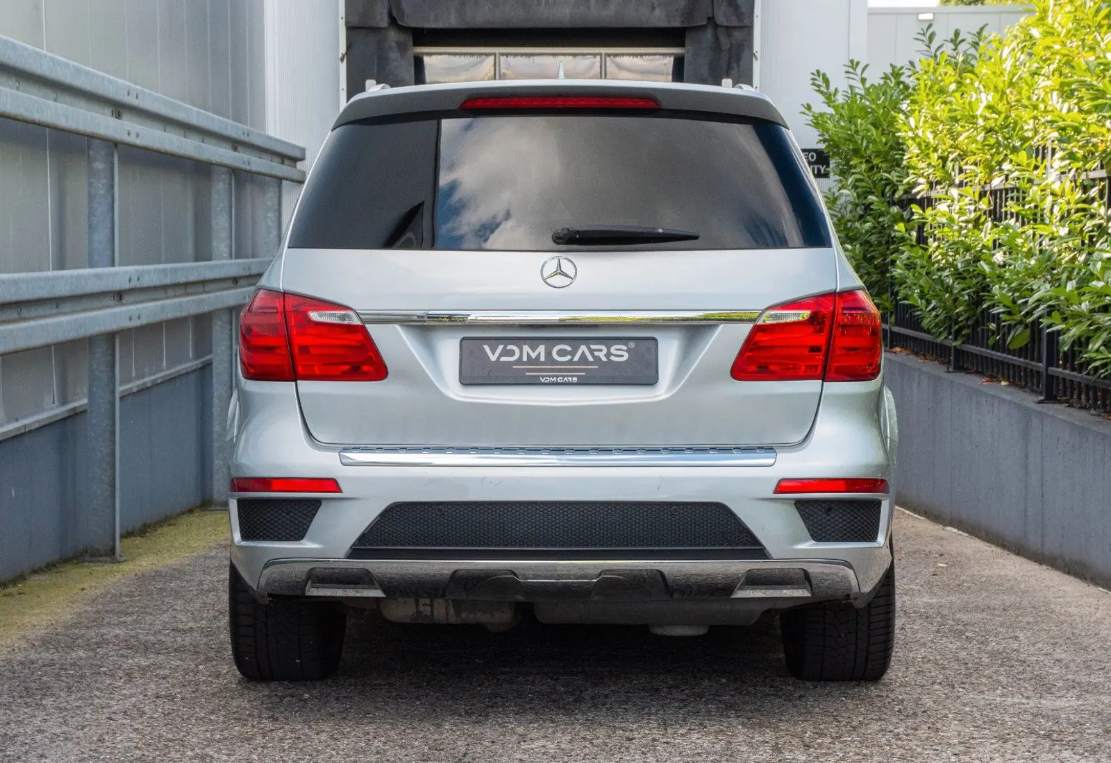 Mercedes-Benz GL 350 BlueTec 4M * AMG LINE * 7-SITZ * 360 * HARMAN *  - 114297