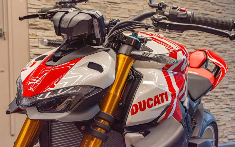 Ducati Streetfighter V4 Supreme. * 1 OF 250 LIMITED ED - 105576