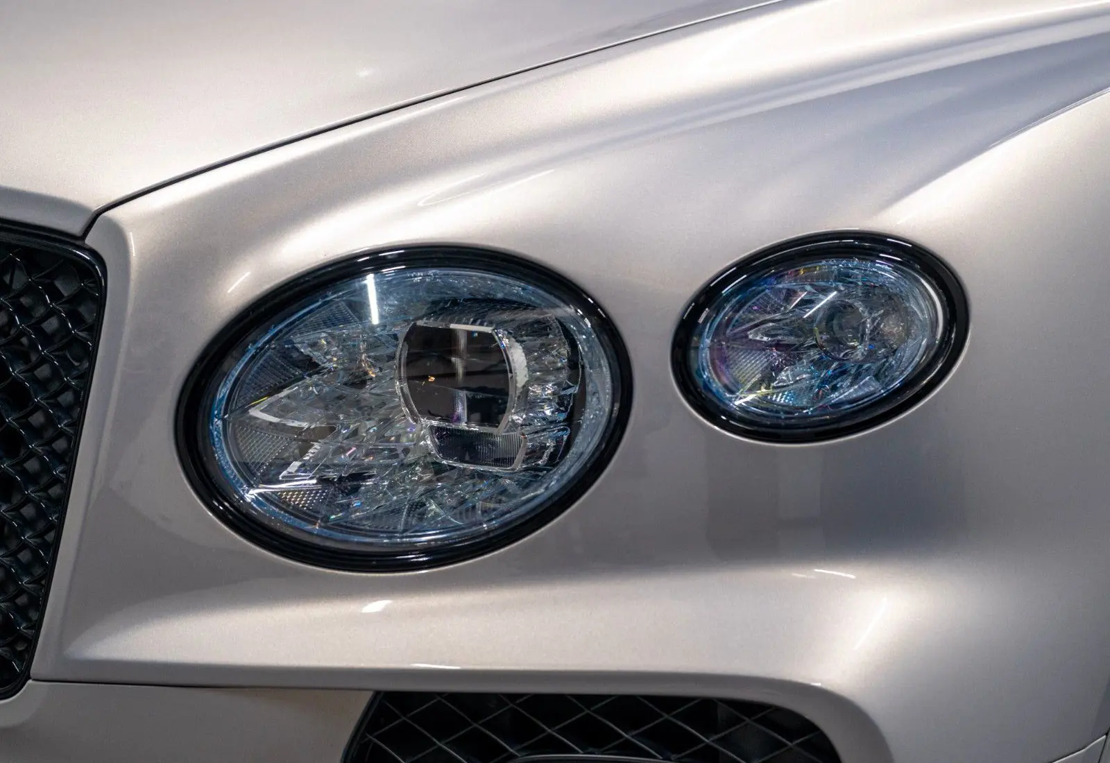 Bentley Bentayga 3.0 Hybrid 4WD * FIRST EDITION * NAIM *  - 135323