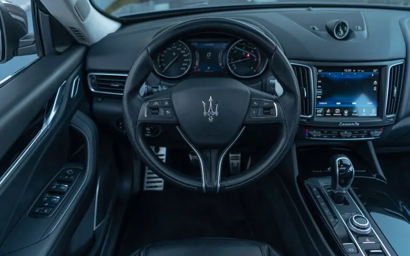 Maserati Levante Diesel * 1. HAND * SERVICE NEU * PANO * ACC * 360 - 126965