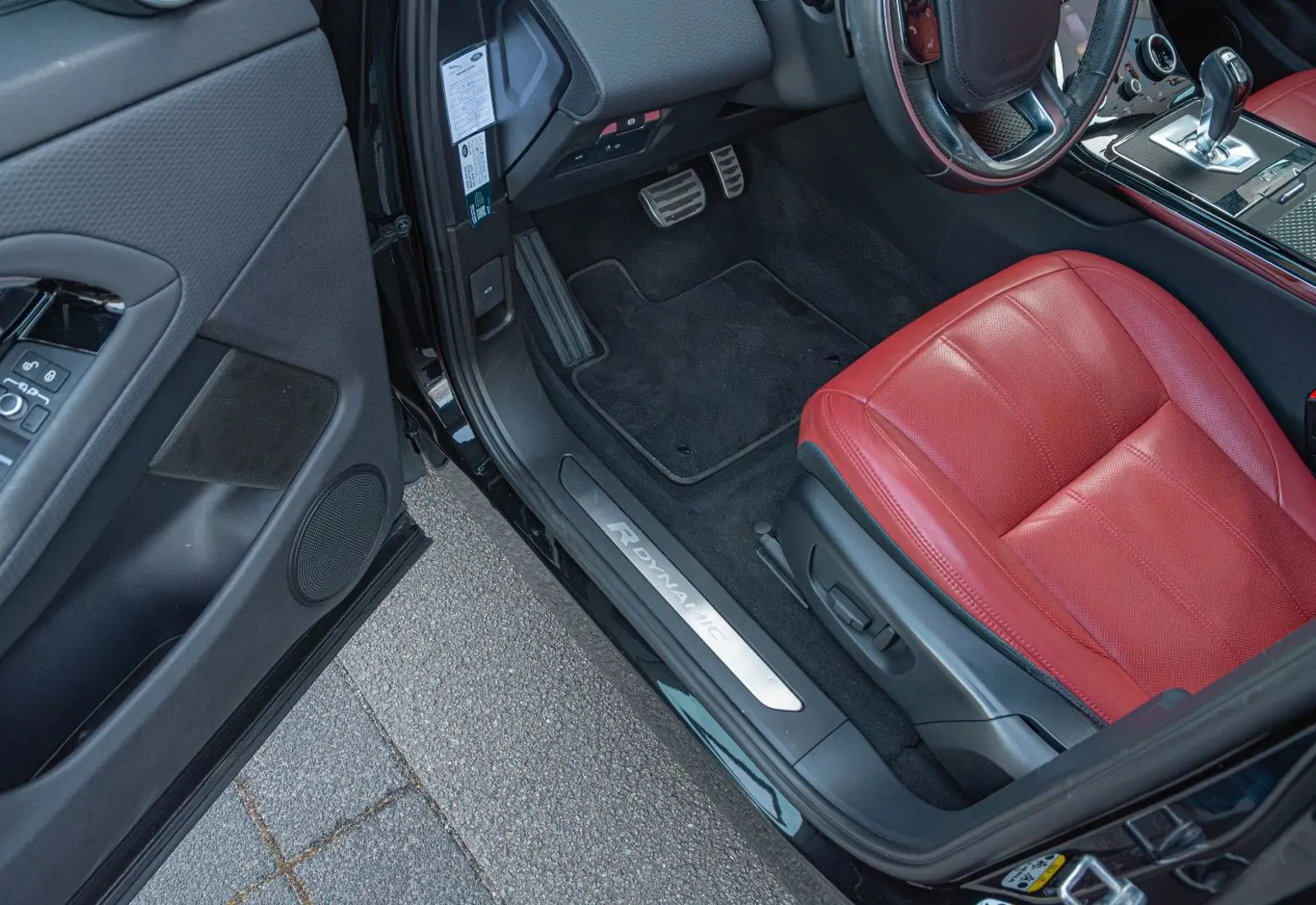 Land Rover Range Rover Evoque R-Dynamic S - 106673