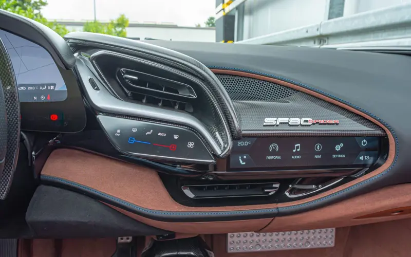 Ferrari SF90 Spider * CARBON(12x) * CARPLAY * LIFT * TWO-TONE *  - 119504