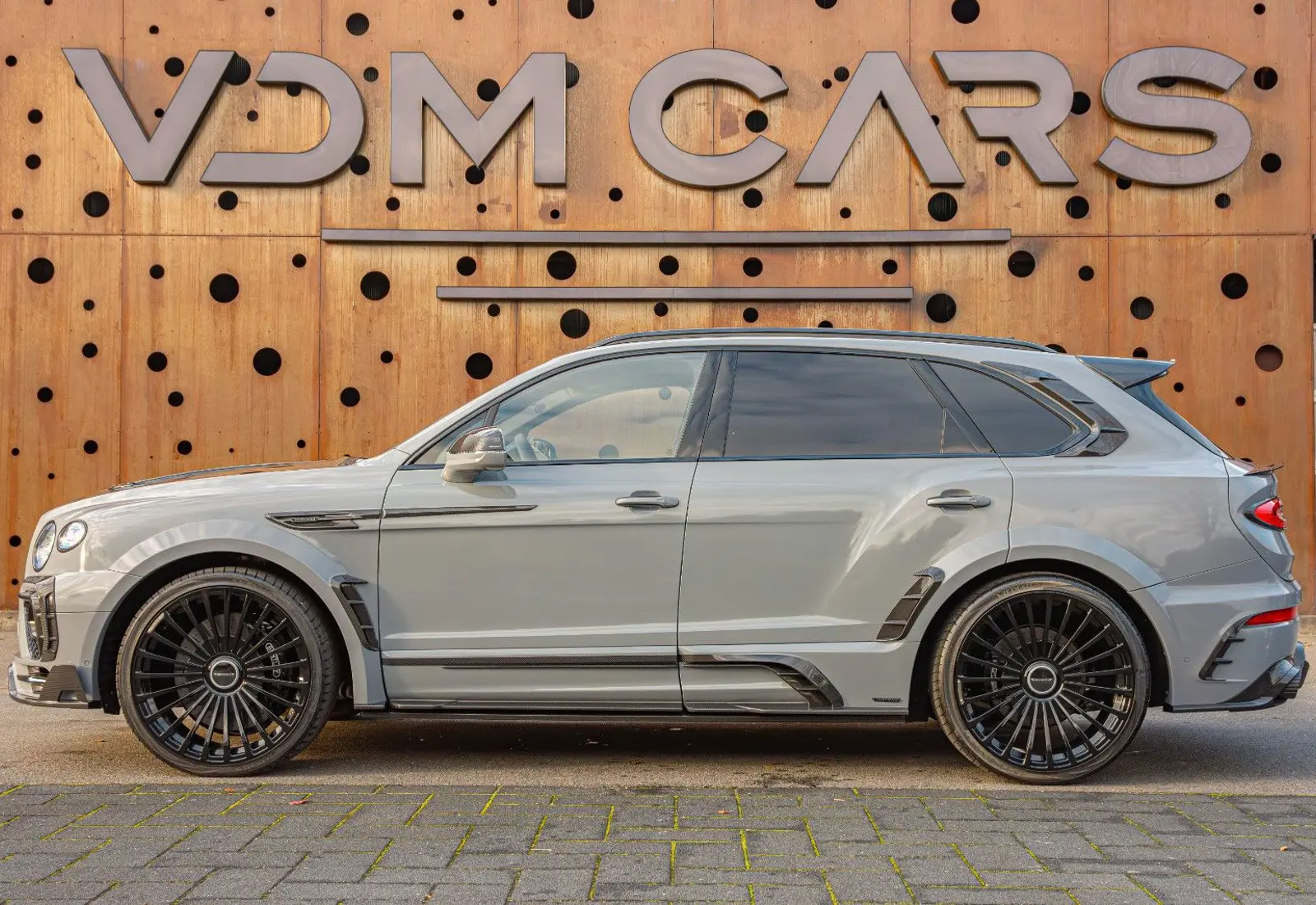 Bentley Bentayga V8 MANSORY * FULL CARBON * CERAMIC BRAKES *  - 74431