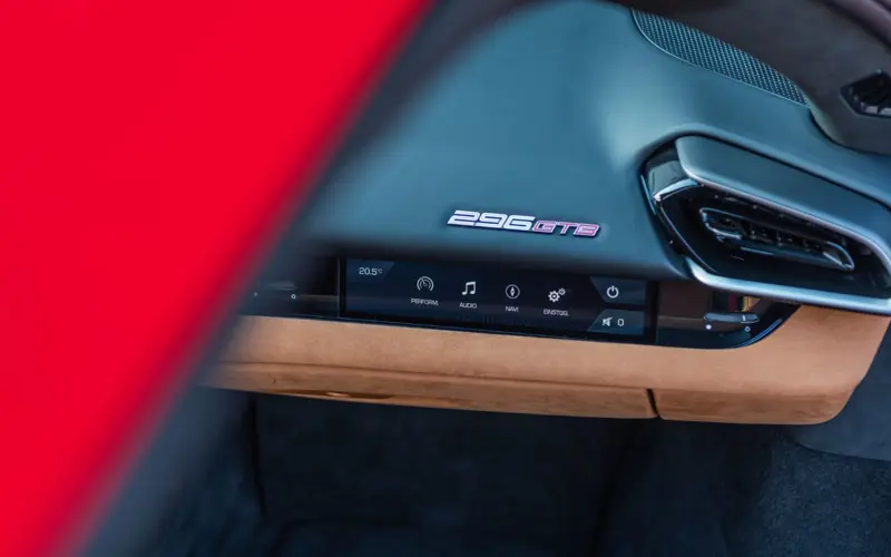 Ferrari 296 GTB * 1.HAND * CARBON * CARBON FELGEN * LIFT *  - 134463