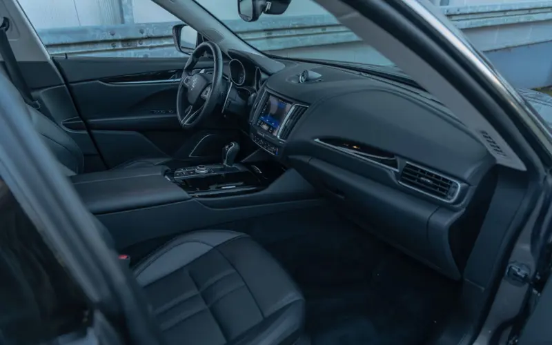 Maserati Levante Diesel * 1. HAND * SERVICE NEU * PANO * ACC * 360 - 122449