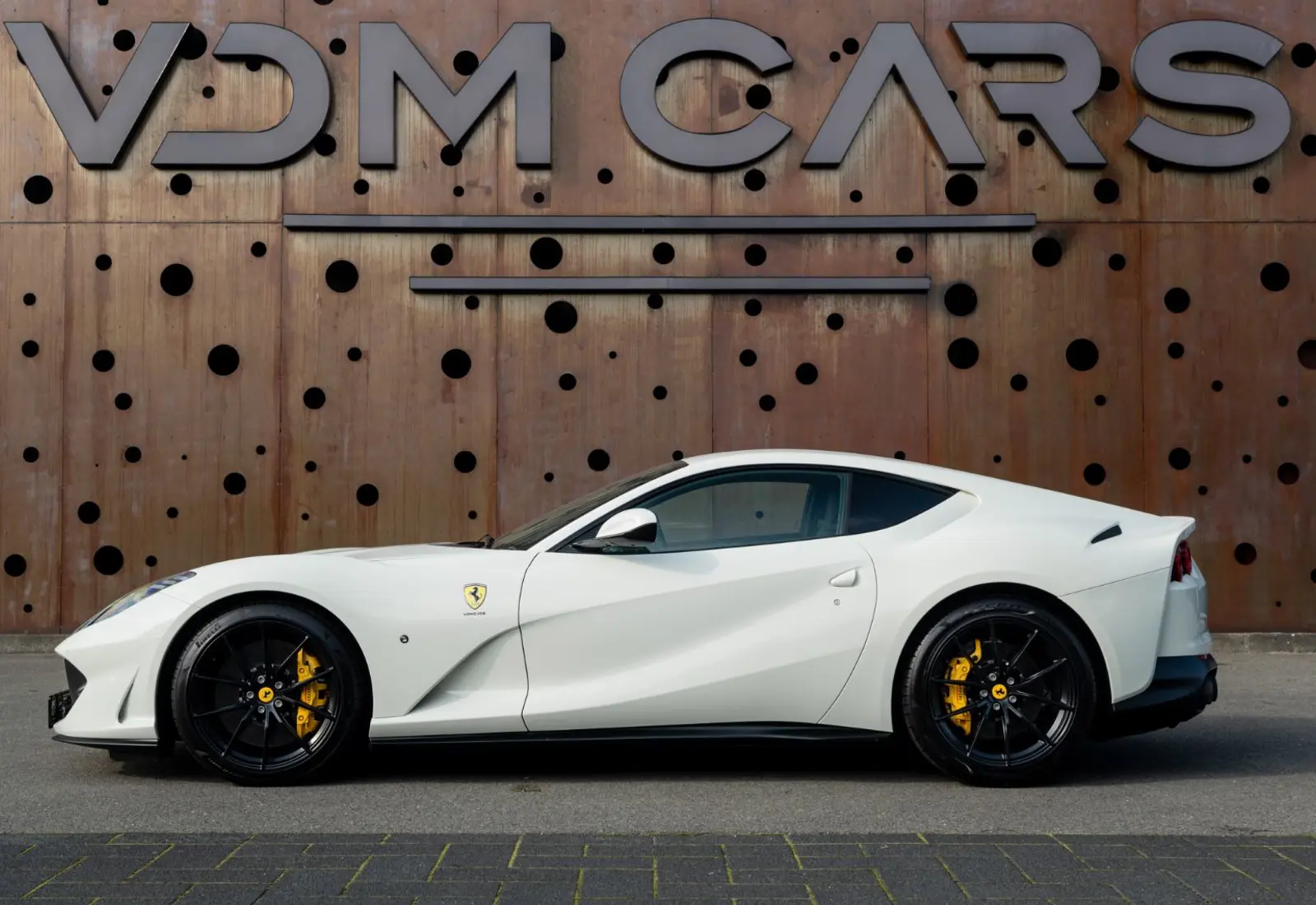 Ferrari 812 Superfast * CARBON * NEW SERVICE * WARRANTY 09/26 - 117821