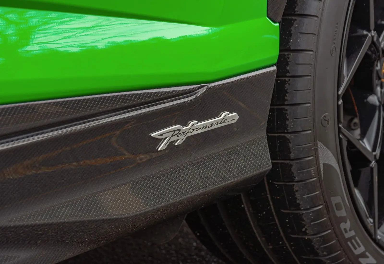 Lamborghini Urus 4.0 V8 Performante * AKRA * FULL CARBON * PANO *  - 105539