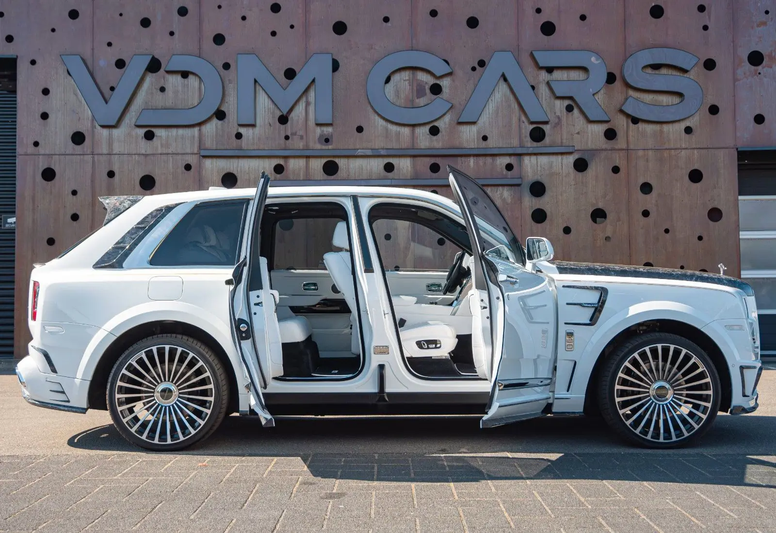 Rolls-Royce Cullinan MANSORY * FORGED CARBON * ONLY 7600 KM *  - 139140