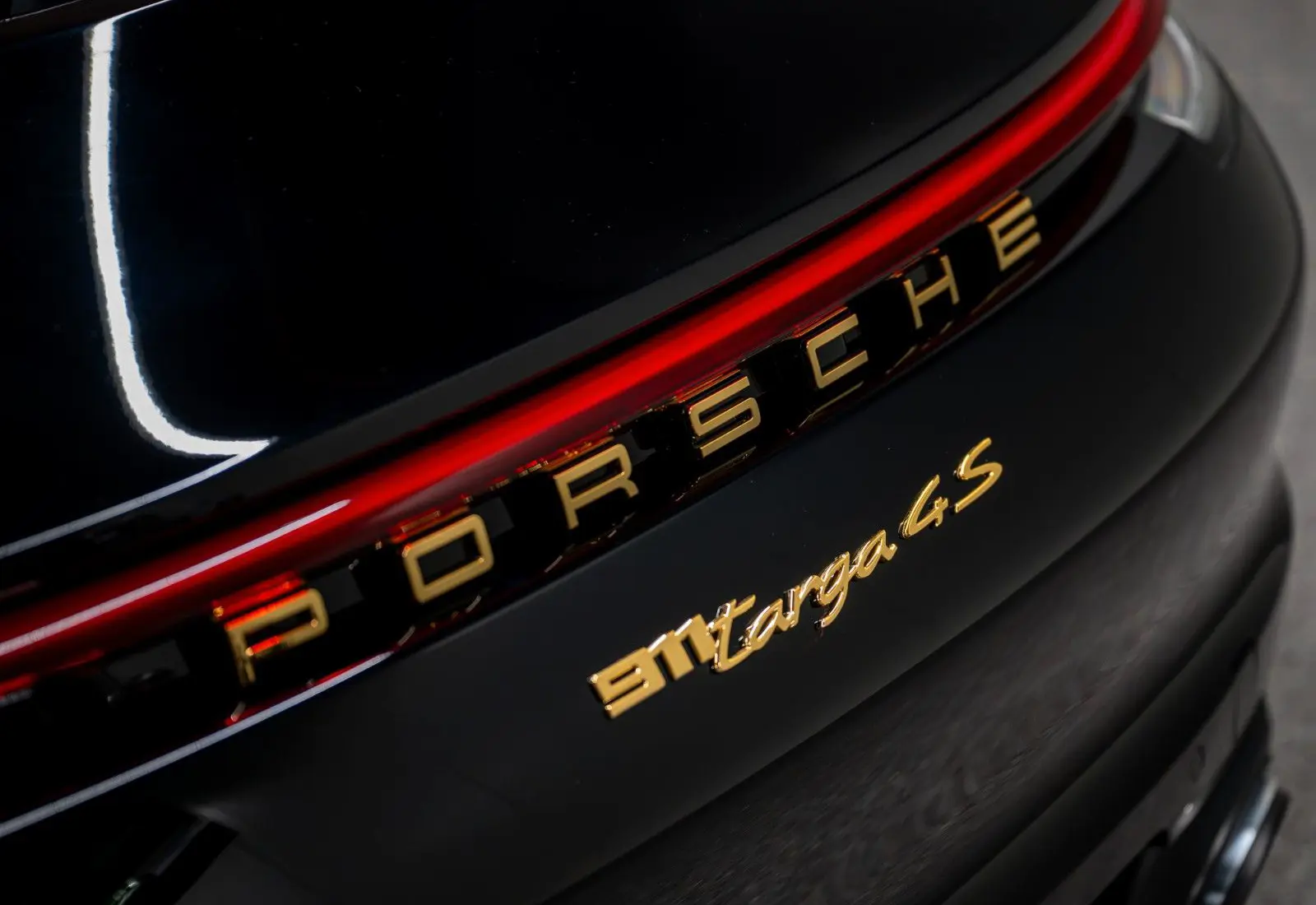 Porsche 911 Targa 4S Heritage Edition * 1 OF 992 * DESIGN *  - 174331