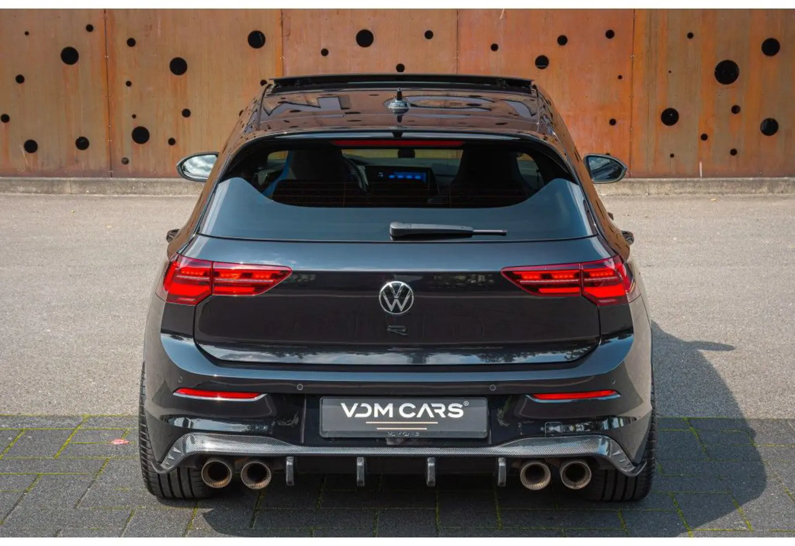 Volkswagen Golf VIII R 4Motion * AKRAPOVIC * STAGE 2 * PANO * PERF - 127677