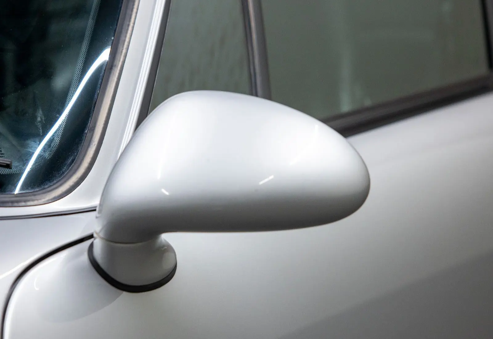 Porsche 993 Carrera 4S Coupé * Schaltgetriebe * Dach *  - 128235