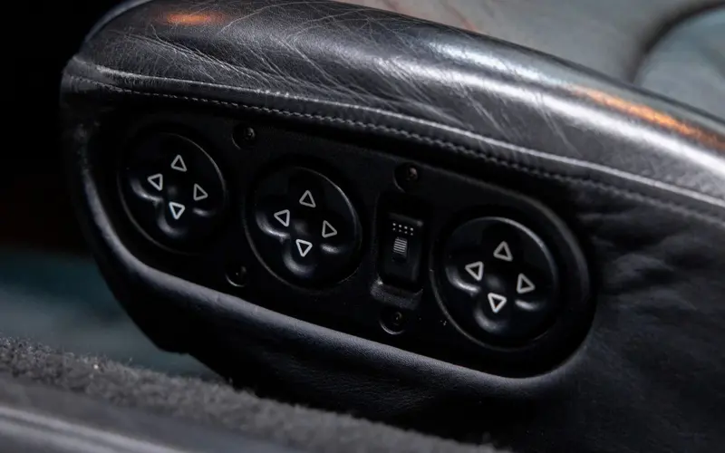 Porsche 993 Carrera 4S Coupé * Schaltgetriebe * Dach *  - 128252