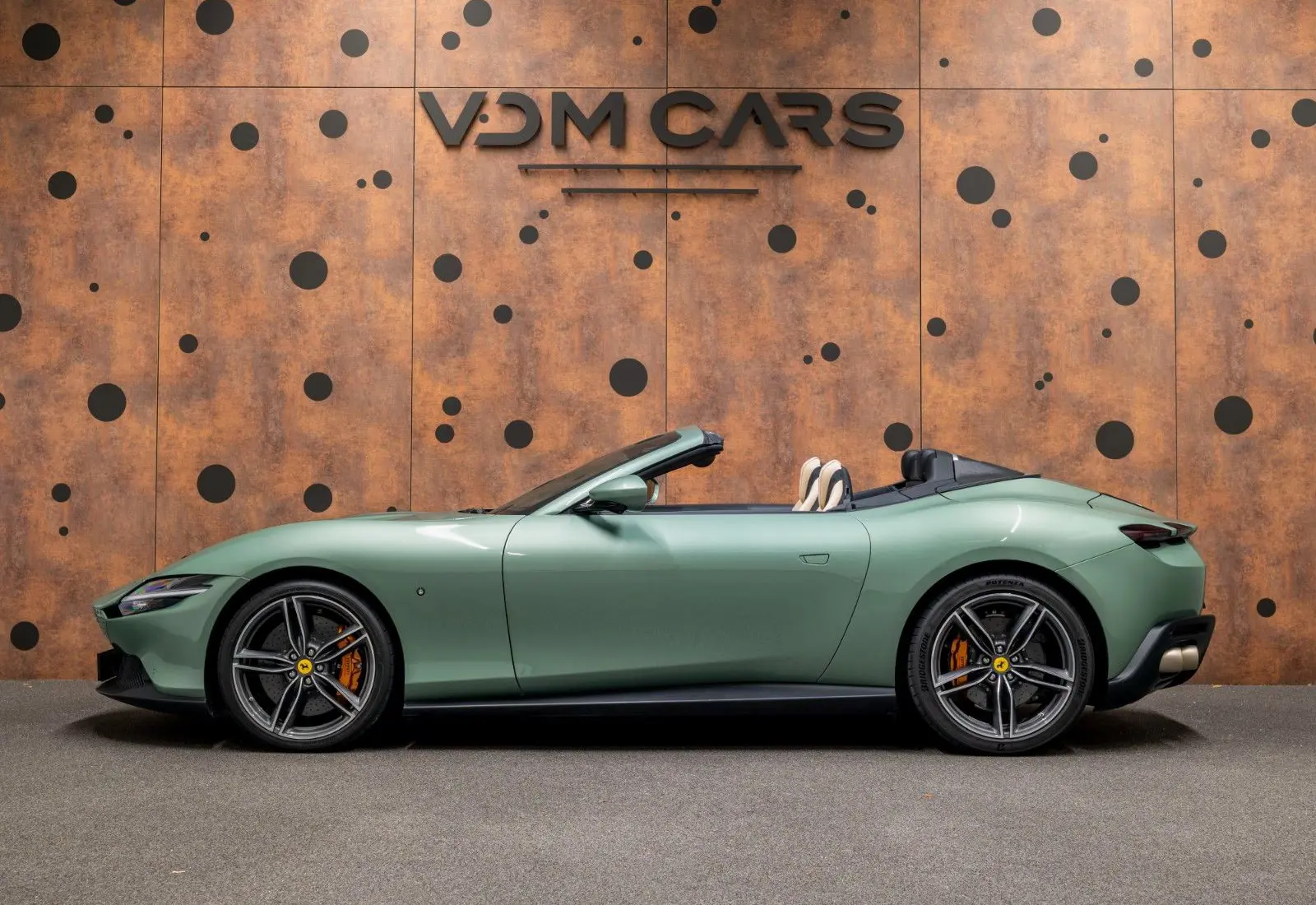 Ferrari Roma Spider * SPECIAL PAINT * MAGNERIDE * 360 * VENT *  - 170207