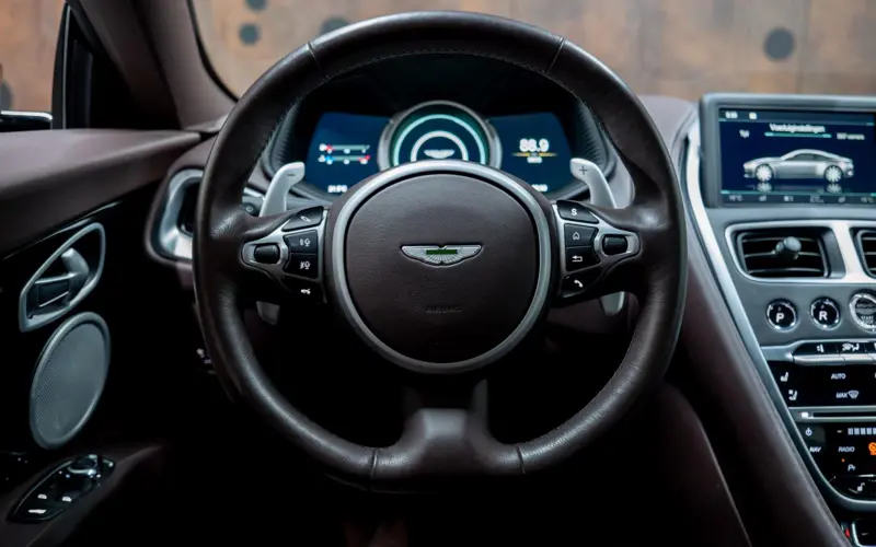 Aston Martin DB11 4.0 V8 * 9.564 km * INSPEKTION NEU * B&amp;O * 360 *  - 168078