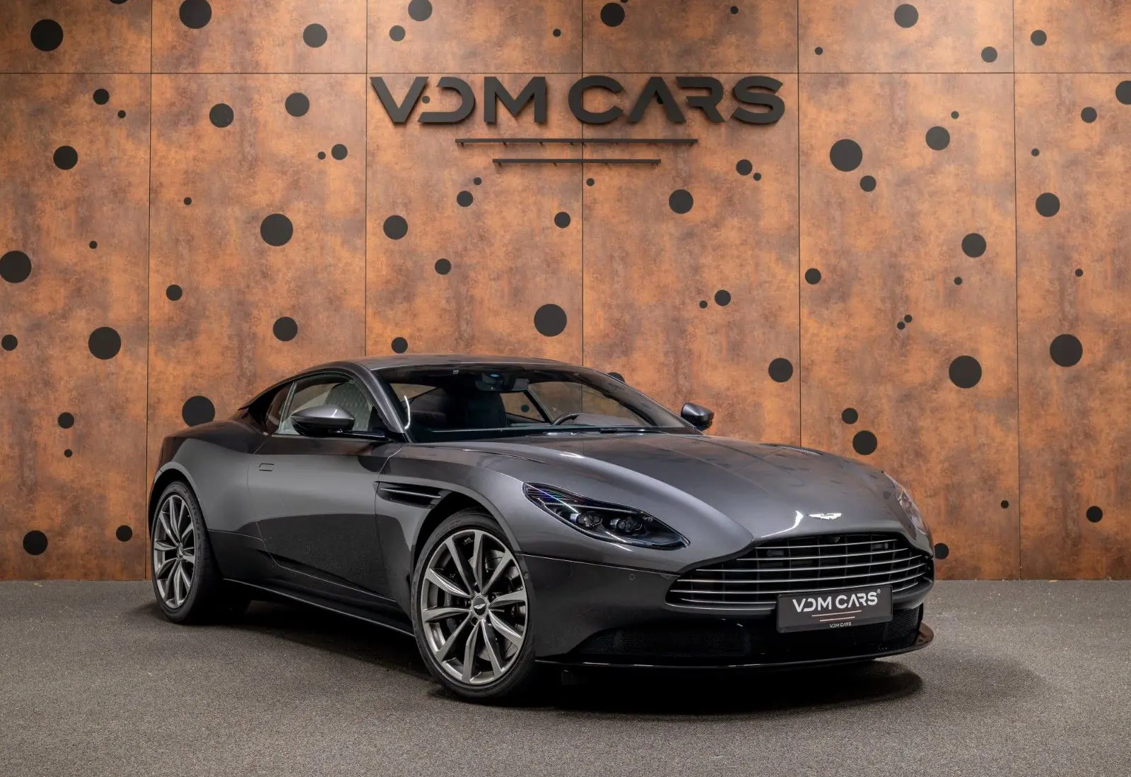 Aston Martin DB11 4.0 V8 * 9.564 km * INSPEKTION NEU * B&amp;O * 360 *  - 168056