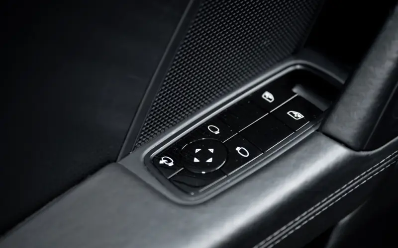 Porsche 911 Carrera 4S * 18-WEG * H.ACHSLENKUNG * SITZBELÜFT *  - 138451