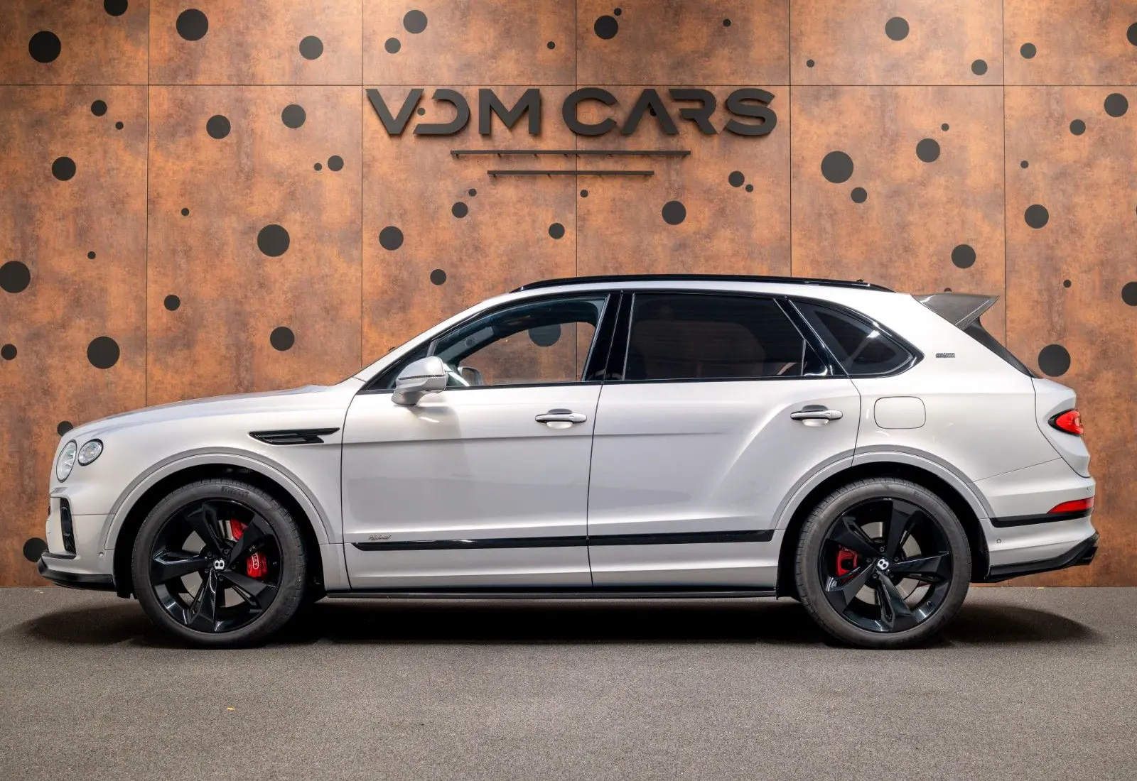 Bentley Bentayga 3.0 Hybrid 4WD * FIRST EDITION * NAIM *  - 135316