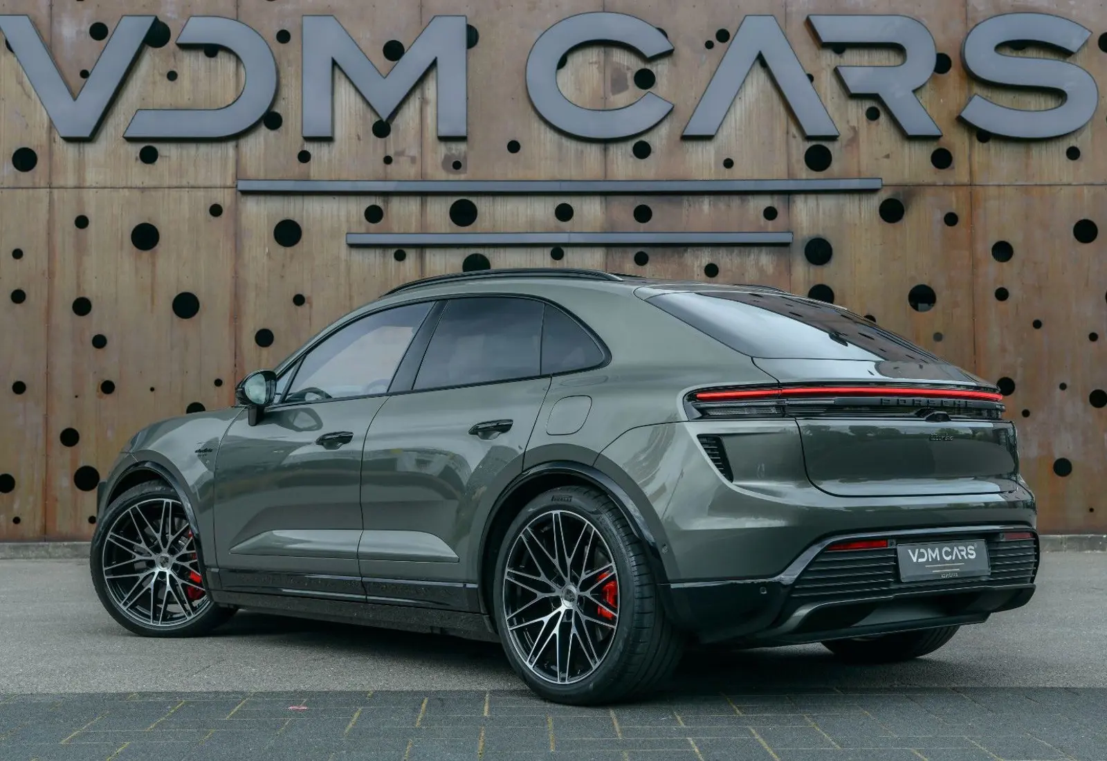 Porsche Macan Turbo Electric * INNO * P.DISPLAY * H.LENK * PANO - 115162