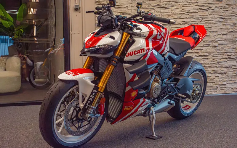 Ducati Streetfighter V4 Supreme. * 1 OF 250 LIMITED ED - 105573