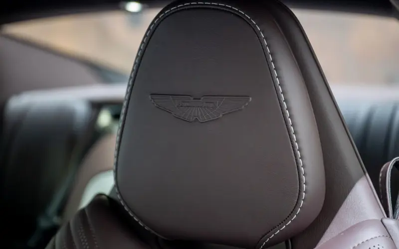 Aston Martin DB11 4.0 V8 * 9.564 km * INSPEKTION NEU * B&amp;O * 360 *  - 168087