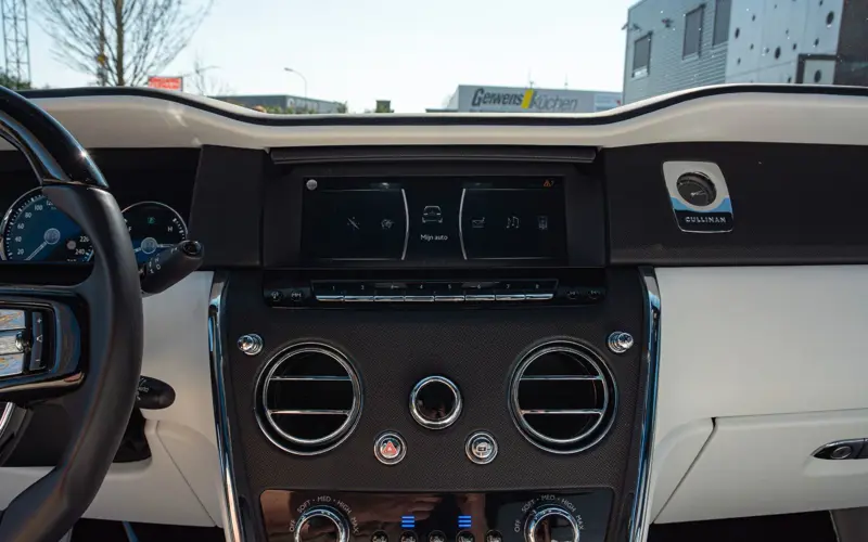 Rolls-Royce Cullinan MANSORY * FORGED CARBON * ONLY 7600 KM *  - 85085