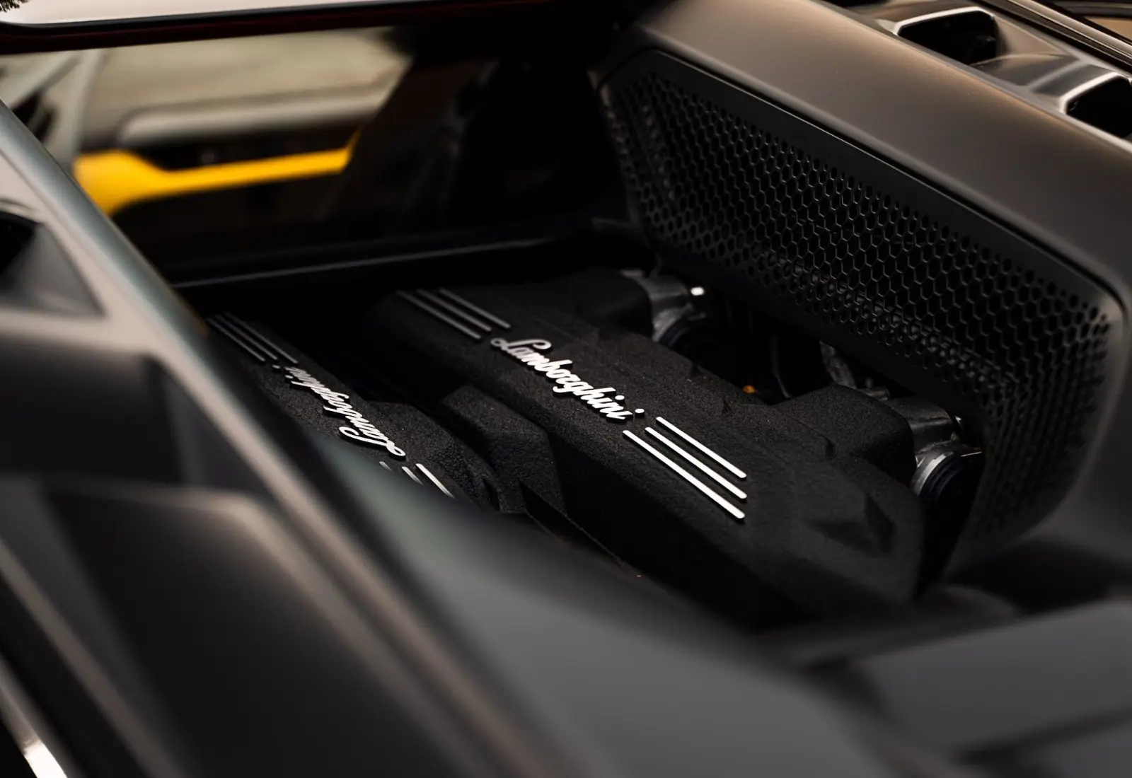 Lamborghini Revuelto 6.5 V12 * NEW CAR * AVAILABLE * BI COLOR - 168864