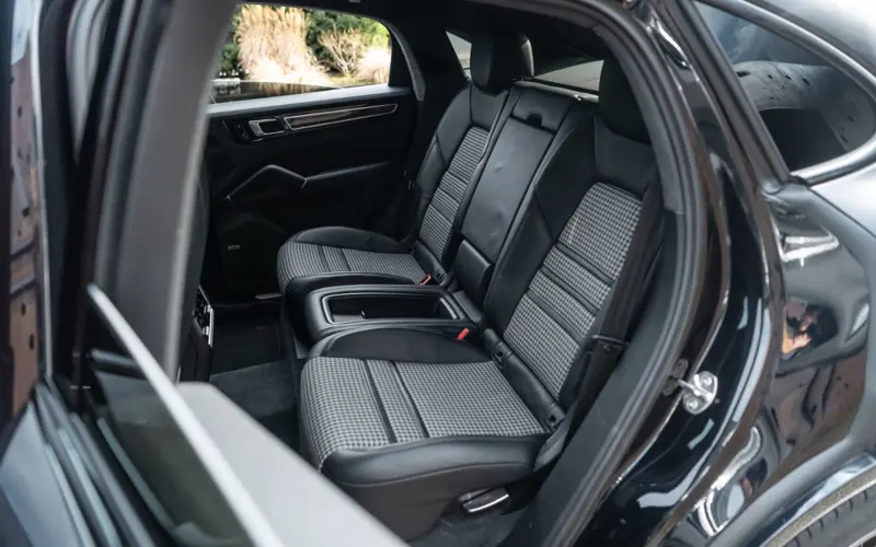 Porsche Cayenne Coupe S * CARBON pak * 1e Hand * Neue Wart - 131141