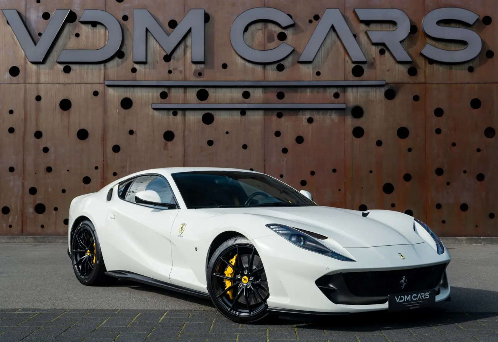 Ferrari 812 Superfast * CARBON * NEW SERVICE * WARRANTY 09/26 - 117817