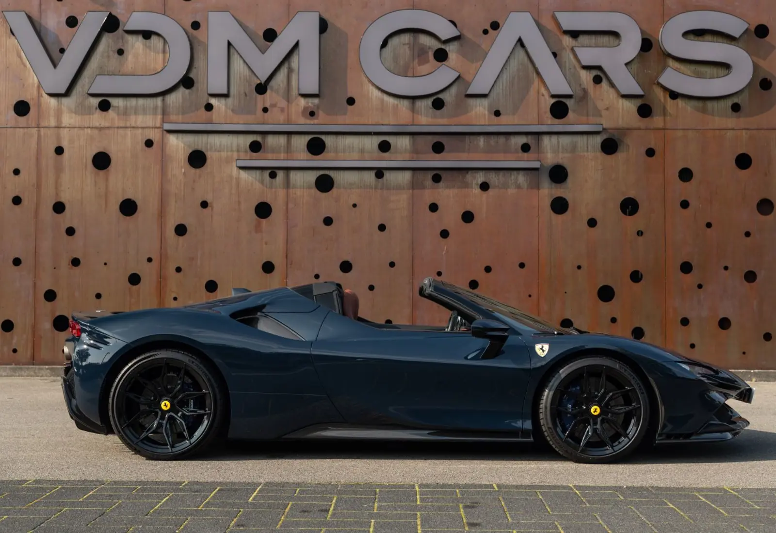 Ferrari SF90 Spider * CARBON(12x) * CARPLAY * LIFT * TWO-TONE *  - 117963