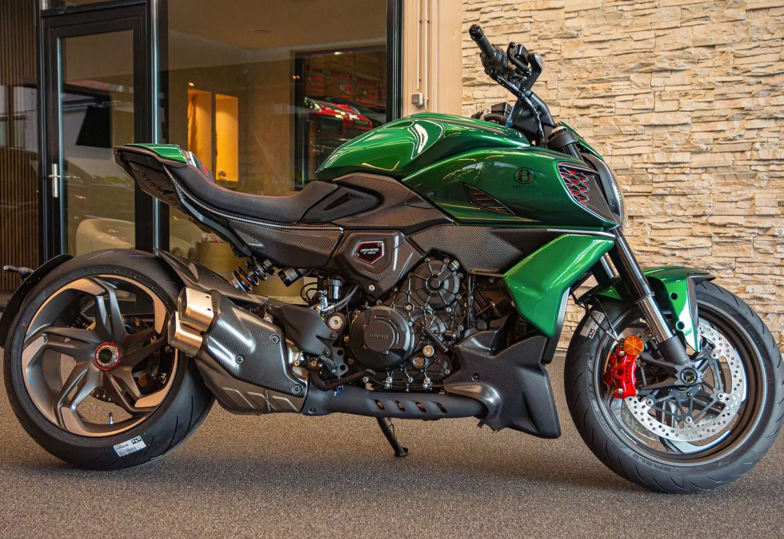 Ducati Diavel Bentley V4 * 1 OF 500 * LIMITED ED *  - 105467