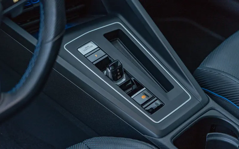 Volkswagen Golf VIII R * PERFORMANCE * AKRA * PANO * HUD * MAXTON * VO - 133472