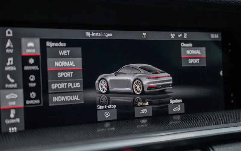 Porsche 992 Carrera 4S * 18-WEG * H.ACHSLENKUNG * SITZBELÜFT *  - 138490