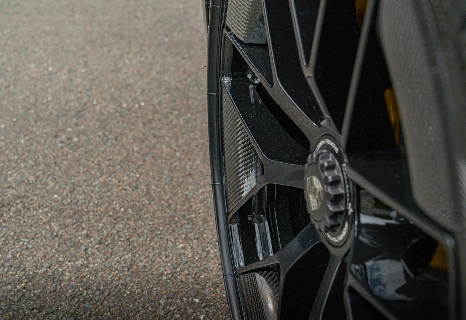Porsche 911 Turbo S * 992.2 * MY26 * SPORTDES * CARBON EXTERIOR - 146904