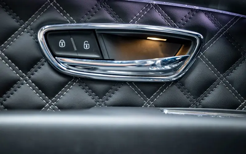 Bentley Bentayga 3.0 Hybrid 4WD * FIRST EDITION * NAIM *  - 135348