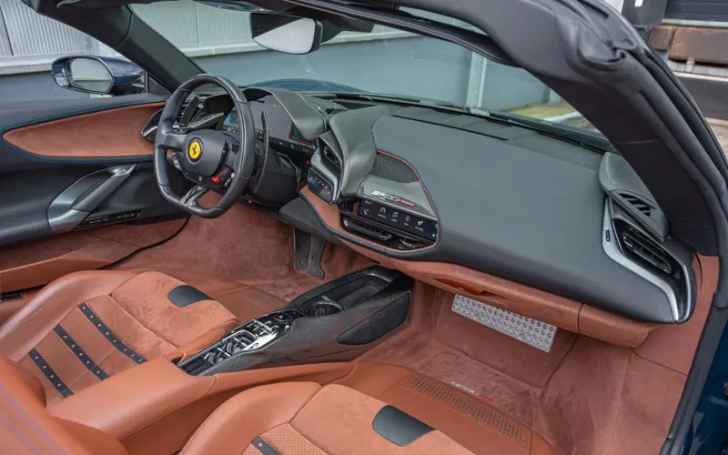 Ferrari SF90 Spider * CARBON(12x) * CARPLAY * LIFT * TWO-TONE *  - 126544