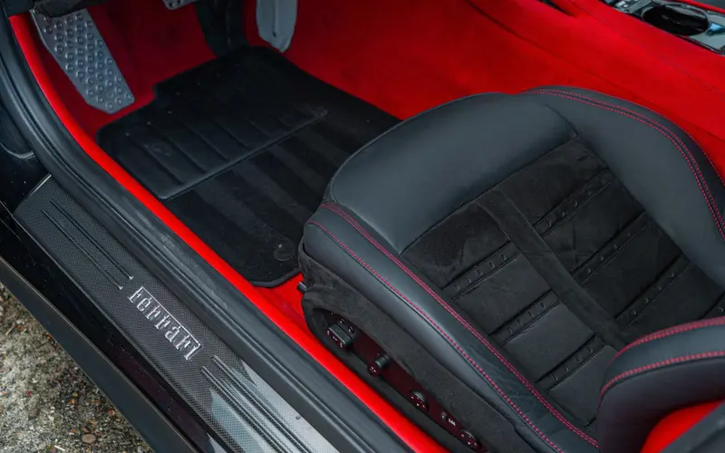 Ferrari F12 Berlinetta * ALCANTARA * CUSTOM * CARBON *  - 137303