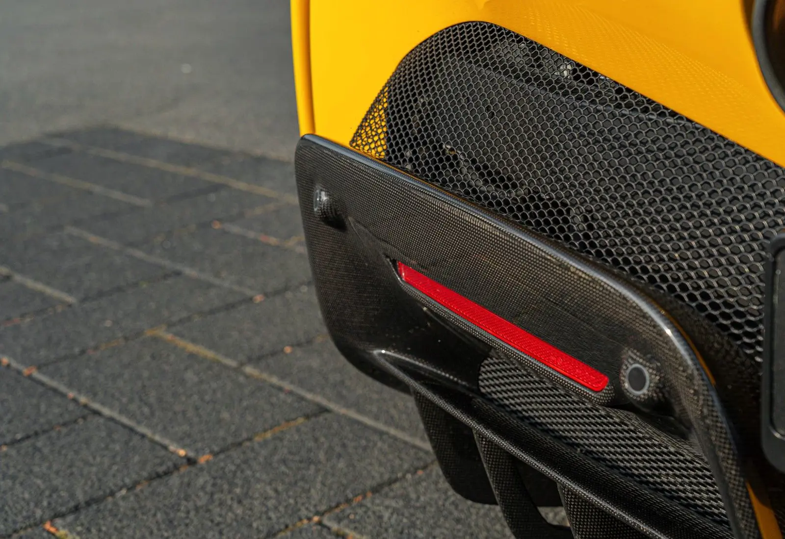 Ferrari SF90 Stradale * ATELIER * GIALLO TRIPLO * CARBON * TAILO - 138975