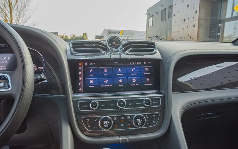 Bentley Bentayga V8 S * 7SEAT * CARBON * NAIM * MASSAGE * TOURING - 106531