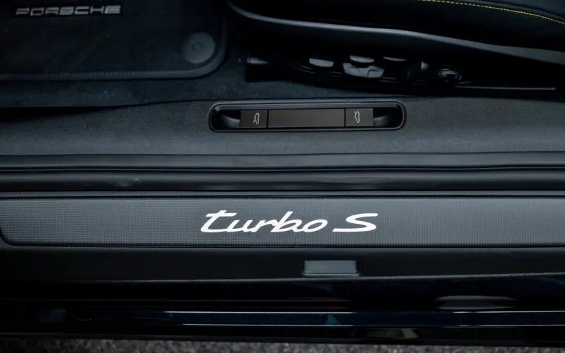 Porsche 911 Turbo S * 992.2 * MY26 * SPORTDES * CARBON EXTERIOR - 145959