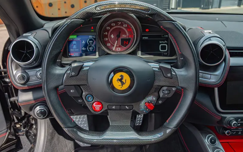 Ferrari GTC4Lusso V12 * NOVITEC * CARPLAY * P.DISPLAY * PANO * VO - 71348