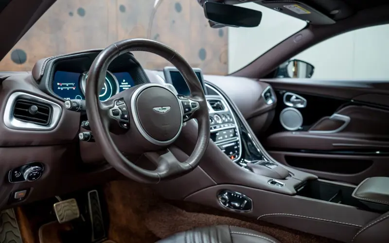 Aston Martin DB11 4.0 V8 * 9.564 km * INSPEKTION NEU * B&amp;O * 360 *  - 168067