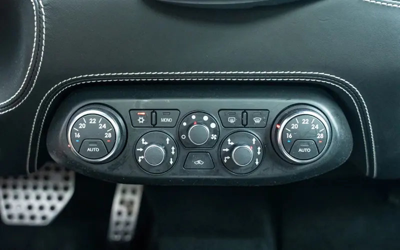 Ferrari 458 Italia * CARBON SEATS * LIFT * AFS * CAMERA * MWST *  - 153656