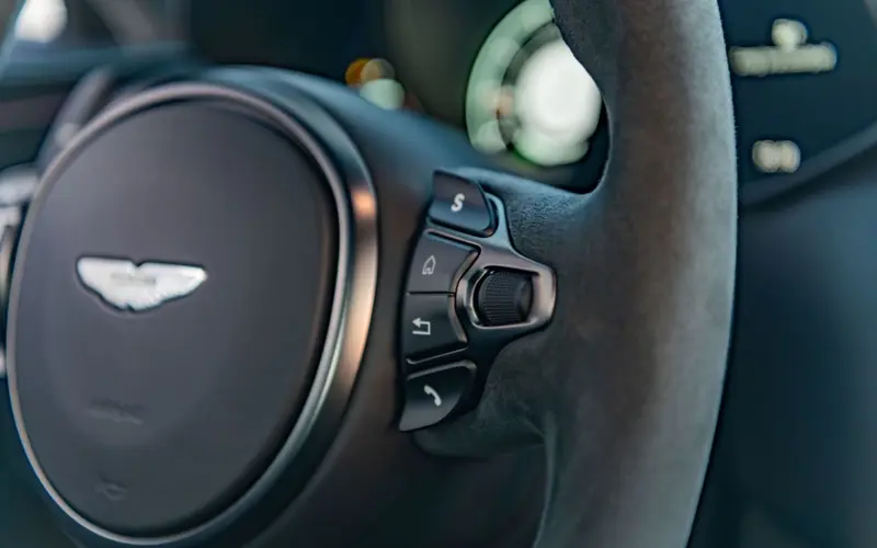 Aston Martin Vantage F1 * CARBON * AERO * INKL.ORIG.WINTERRADSATZ *  - 125168